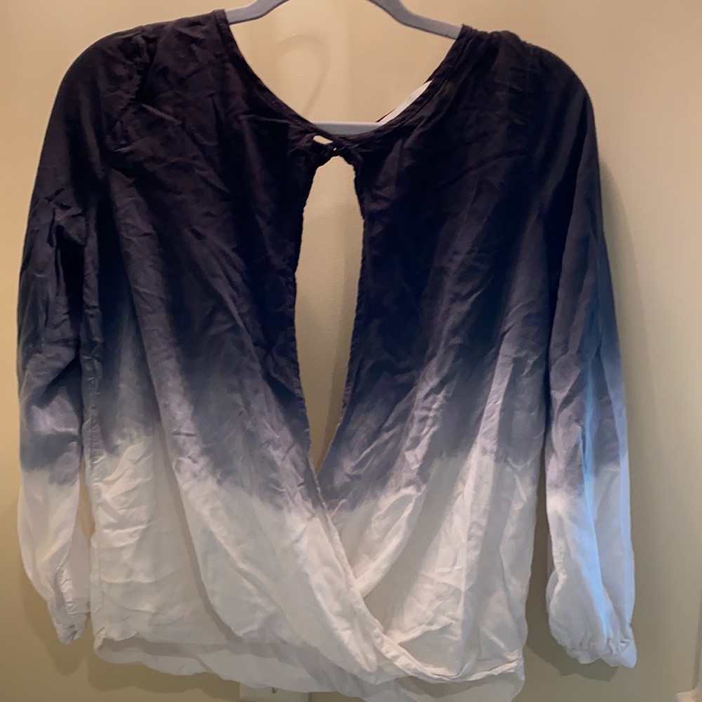 ✅Vintage HAVANA  - Women’s SMALL black to gray to white 100% rayon blouse